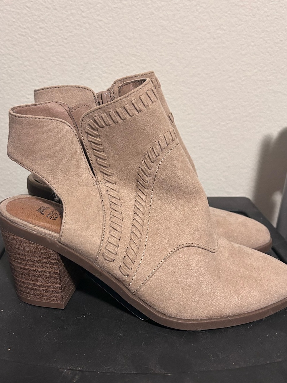 SONOMA Women’s Boots Size 7 - Picture 2 of 4